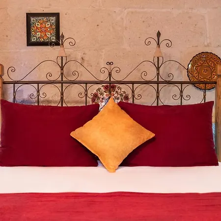 بيت ريفي Maron Stone House غوريمِيه