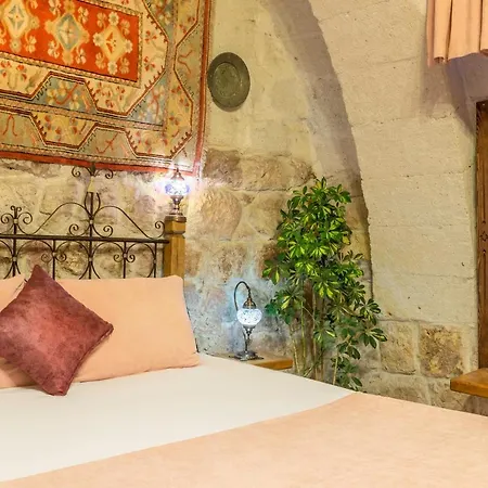 Maron Stone House Han