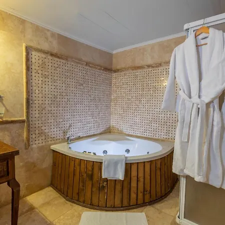 Maron Stone House Inn